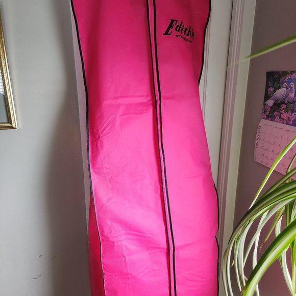 Wedding dress - Picture 1 of 12